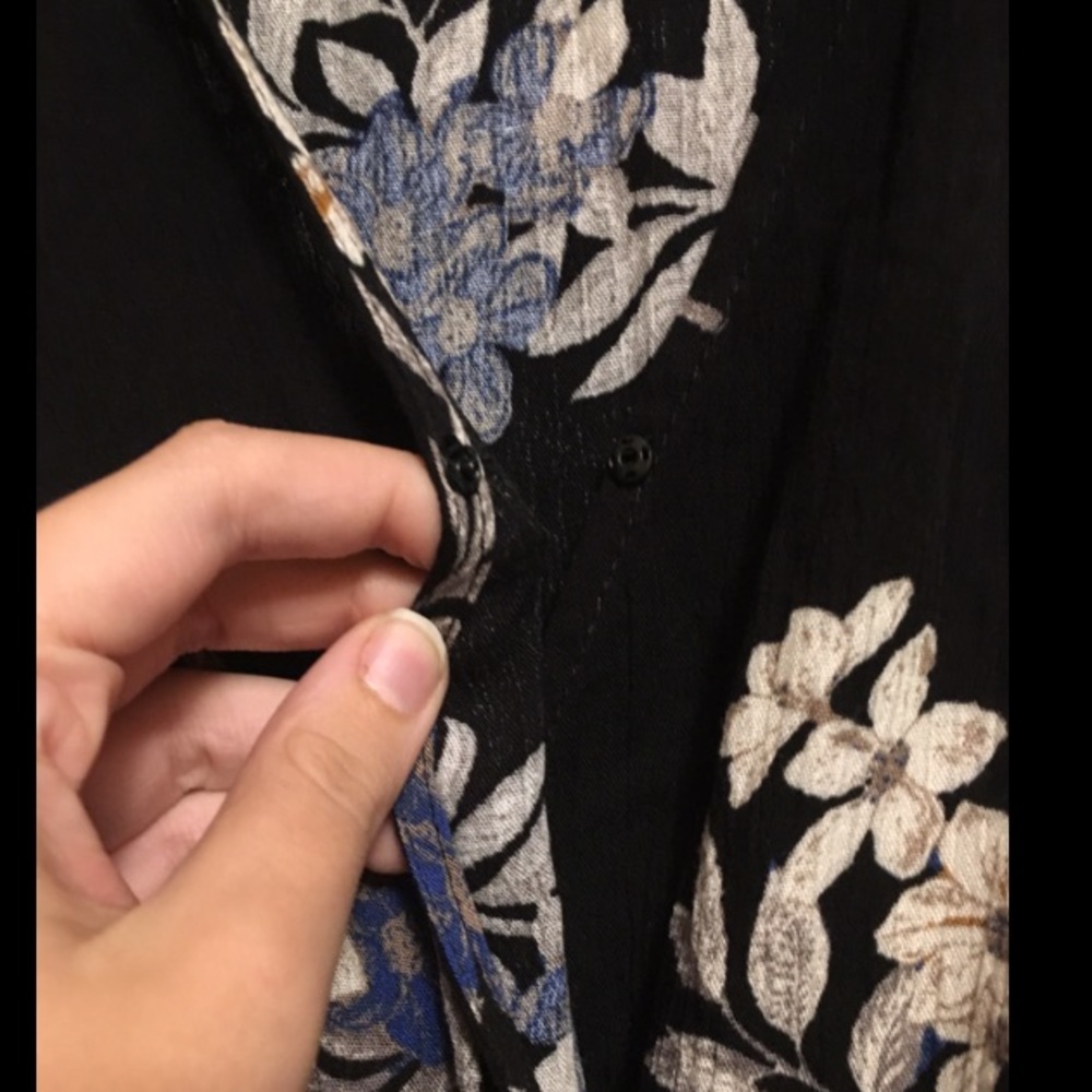NWT Black floral cold shoulder faux wrap dress - Picture 4 of 6